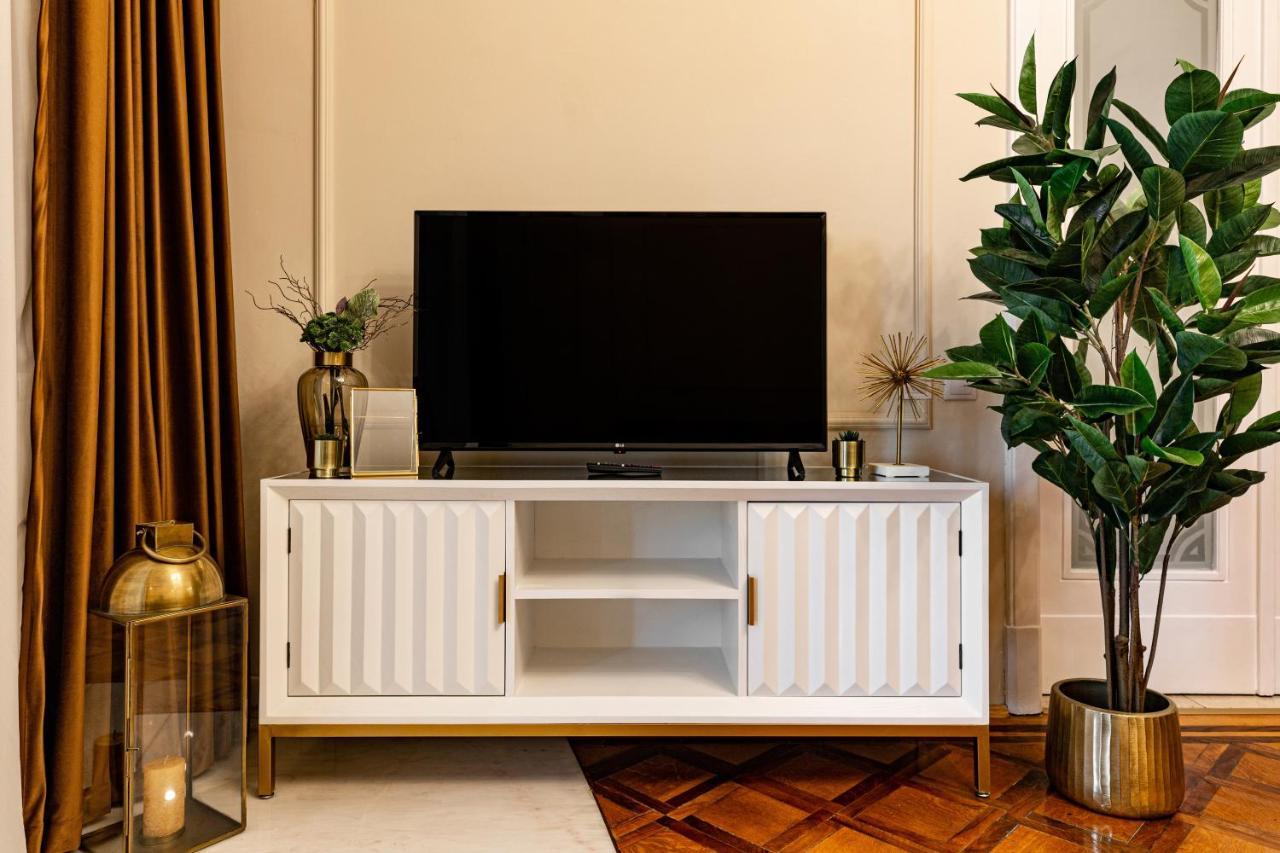 Apartmán Qult - The Renaissance Affair Bukurešť Exteriér fotografie