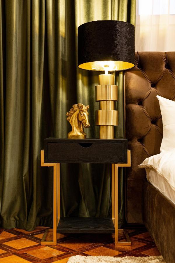 Apartmán Qult - The Renaissance Affair Bukurešť Exteriér fotografie
