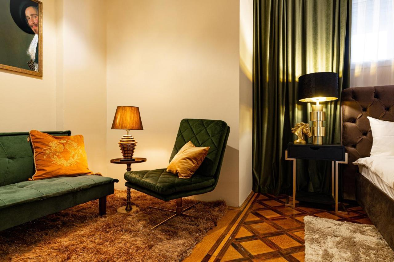 Apartmán Qult - The Renaissance Affair Bukurešť Exteriér fotografie